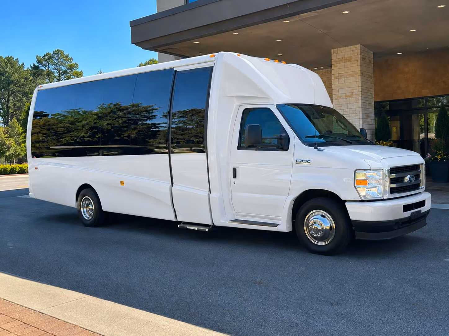 15 passenger minibus